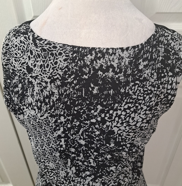 Studio 1 Sleeveless Maxi Dress With Open Top      Size 12 - Picture 7 of 16